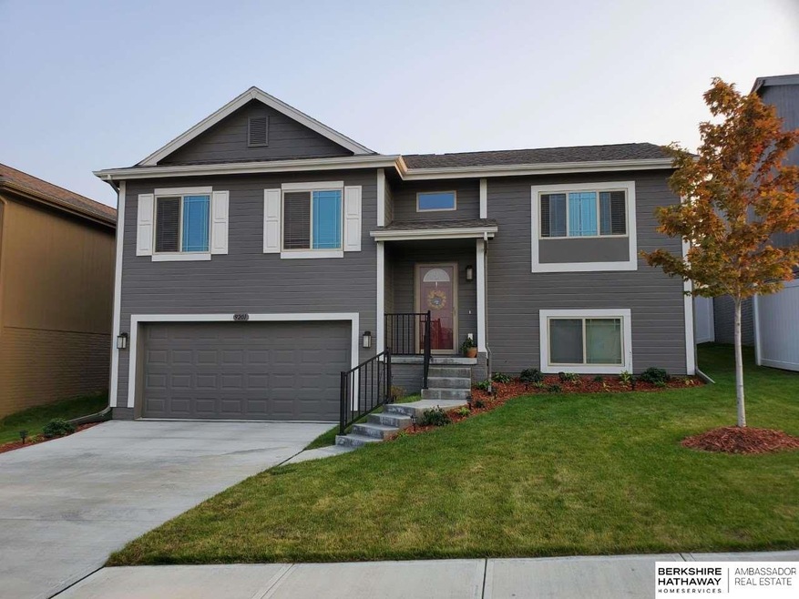 Glenmoor, Beautiful street with fabulous sunrises from your driveway!