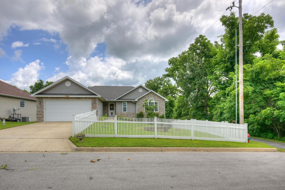 3541 Lusk Dr, Neosho, MO 64850 - photo 1