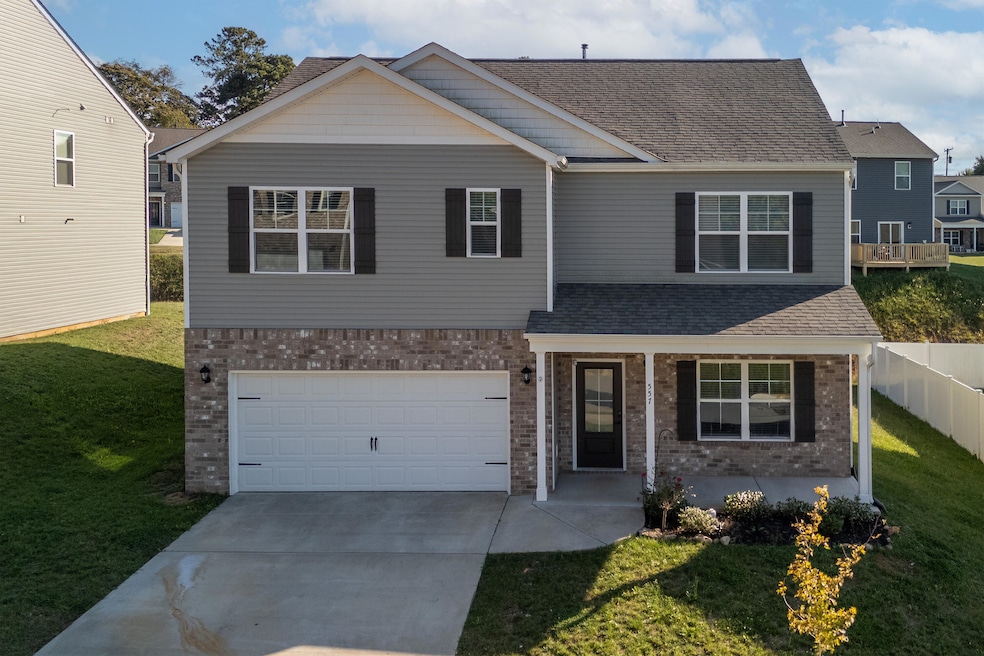 557 Cliff St, Morristown, TN 37814 - photo 1