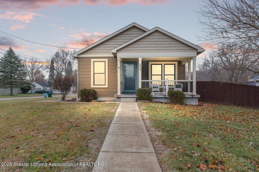 2036 Reo Rd, Lansing, MI 48910 - photo 1