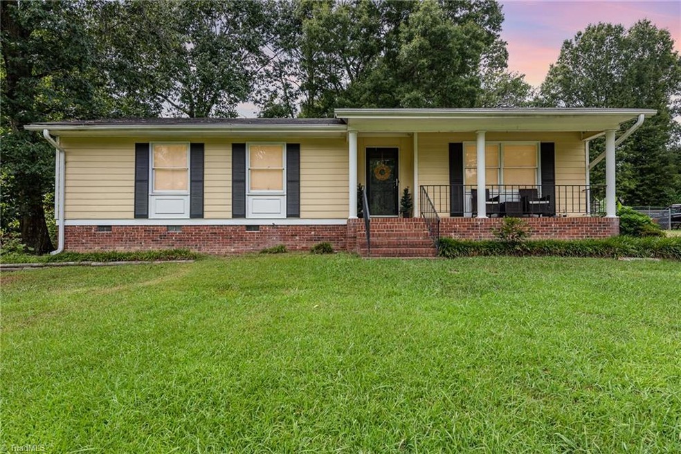 2404 Shelia Dr, Greensboro, NC 27406 - photo 1