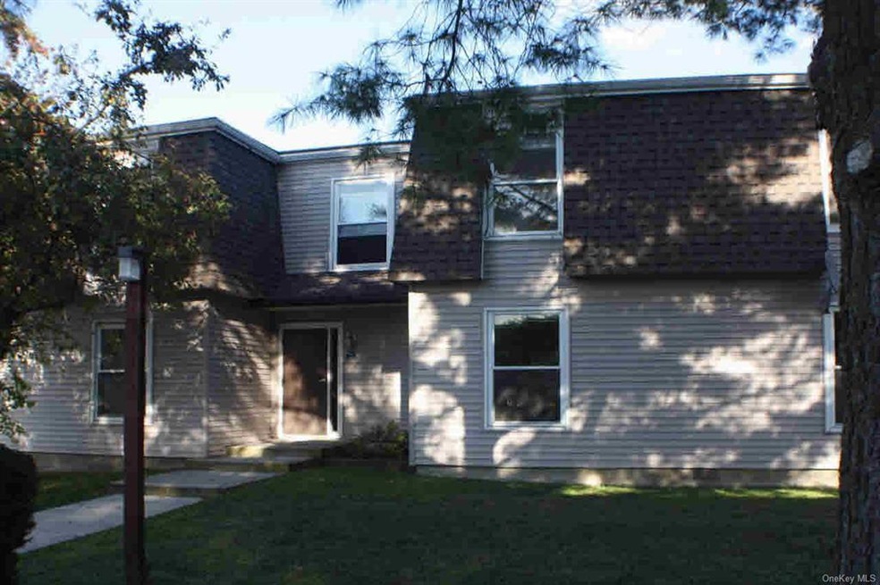 96 Gerald Dr unit 96D, Poughkeepsie, NY 12601 - photo 1