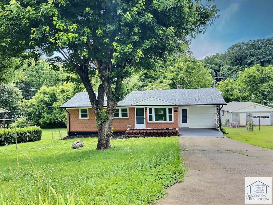 50 Brook Ct, Fieldale, VA 24089