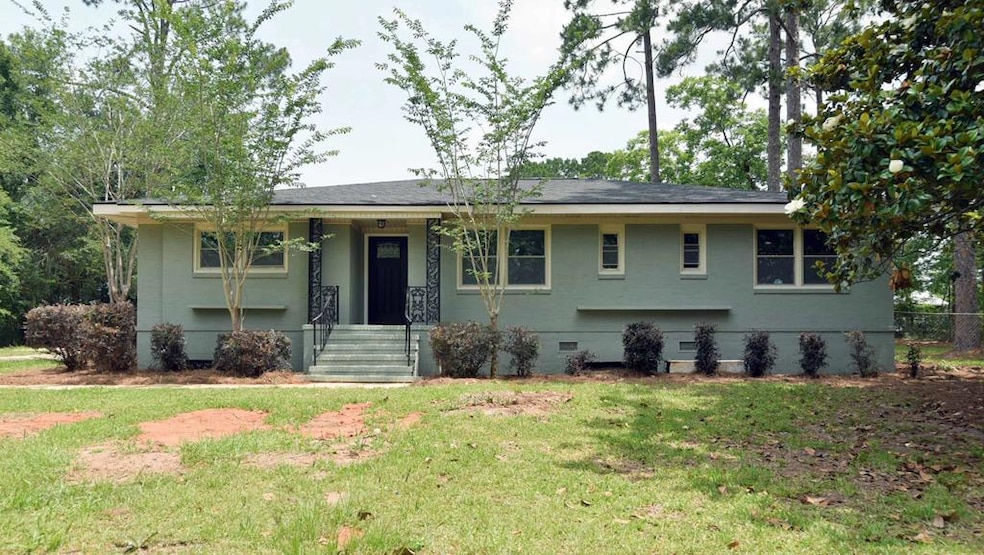 1009 Summit Dr, Albany, GA 31707 - photo 1