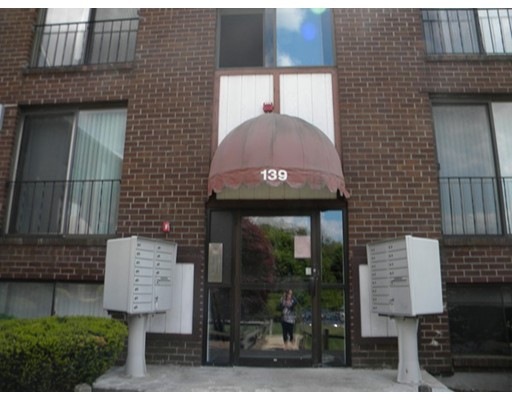 139 King St unit 101, Franklin, MA 02038 - photo 1