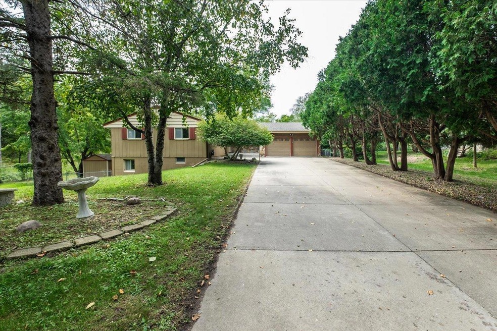 5586 Nantucket Place, Minnetonka, MN 55345 - photo 1