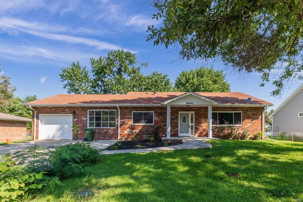 16 Wexford Green, Maryville, IL 62062 - photo 1