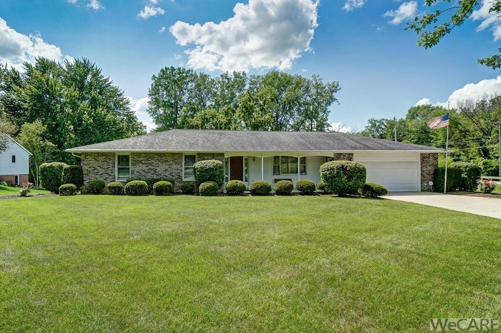 2314 Meadow Ln, Lima, OH 45806 - photo 1