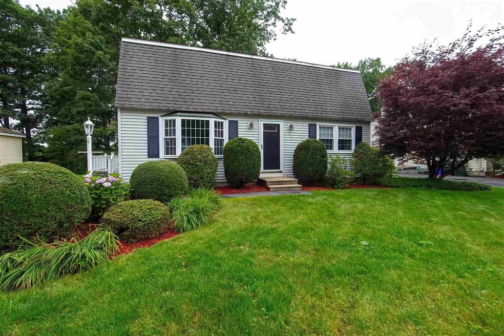 291 Hoyt St, Manchester, NH 03103 - photo 1