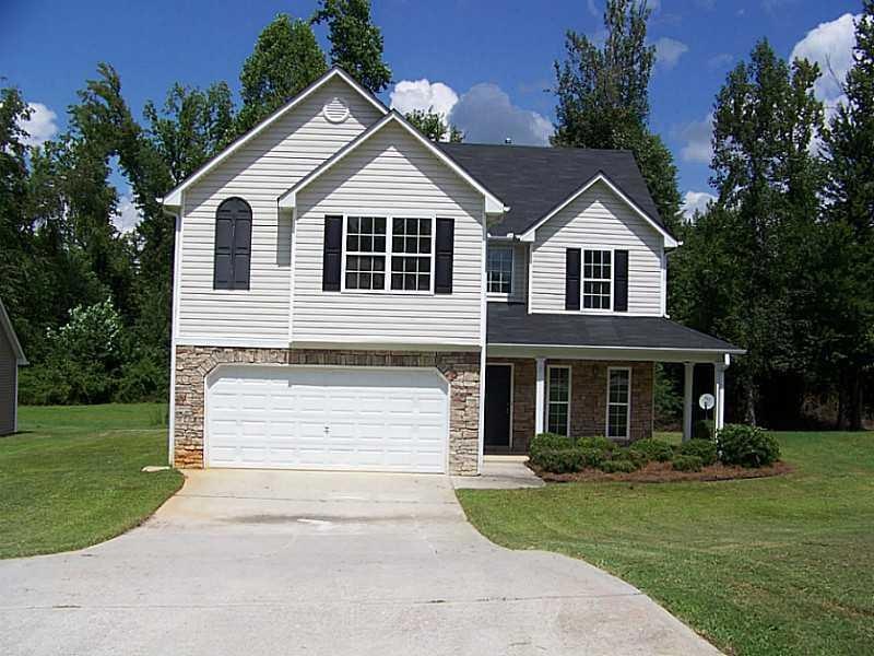 410 Clarion Dr, Carrollton, GA 30116 - photo 1