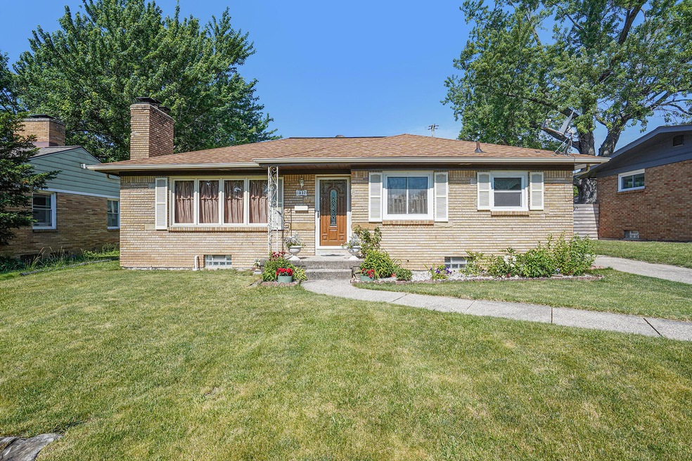 1537 Carlton Ave NE, Grand Rapids, MI 49505 - photo 1