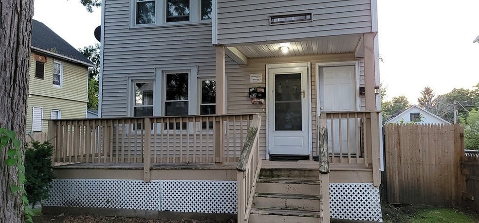 52 Sycamore St unit 1st fl, Springfield, MA 01109 - photo 1