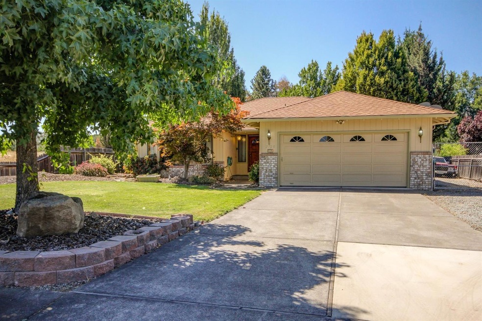 2720 Roberts Rd, Medford, OR 97504 - photo 1