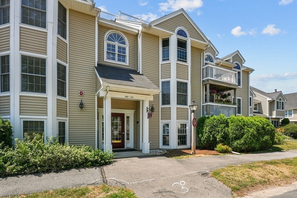 204 Carriage Ln 59 Linden unit 204, Taunton, MA 02780 - photo 1