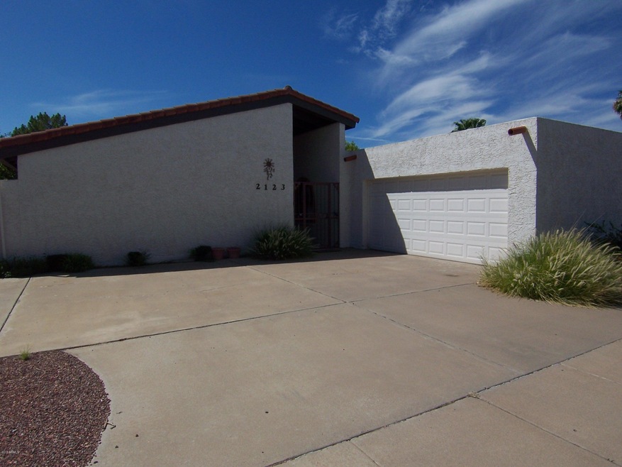 2123 E Bishop Dr, Tempe, AZ 85282 - photo 1