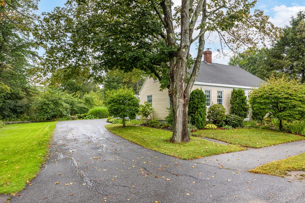 112 E East Main St, Yarmouth, ME 04096 - photo 1