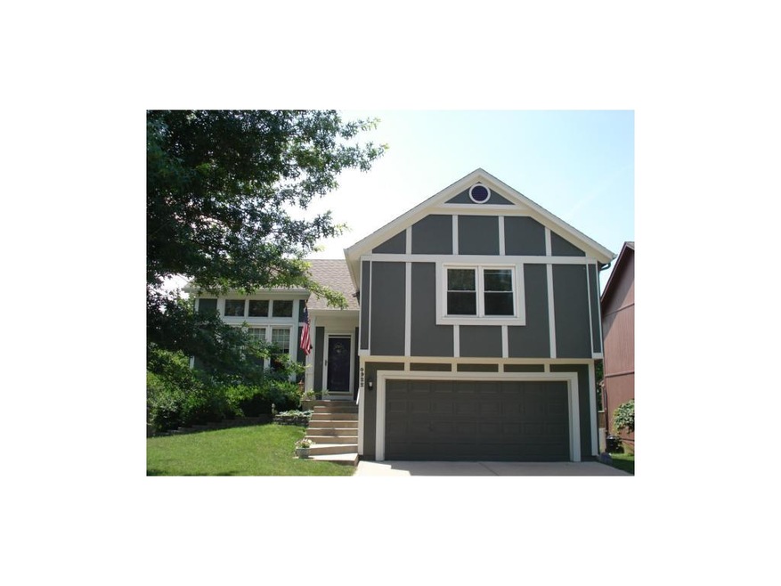 4922 Payne, Outstanding Atrium Split