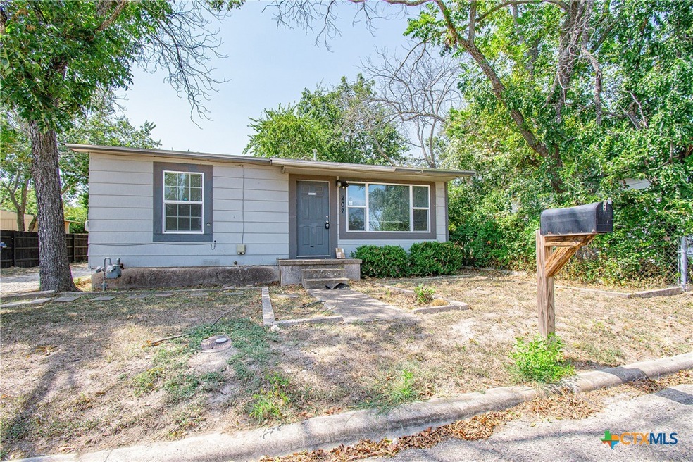 202 E Carpenter Ave, Copperas Cove, TX 76522 - photo 1