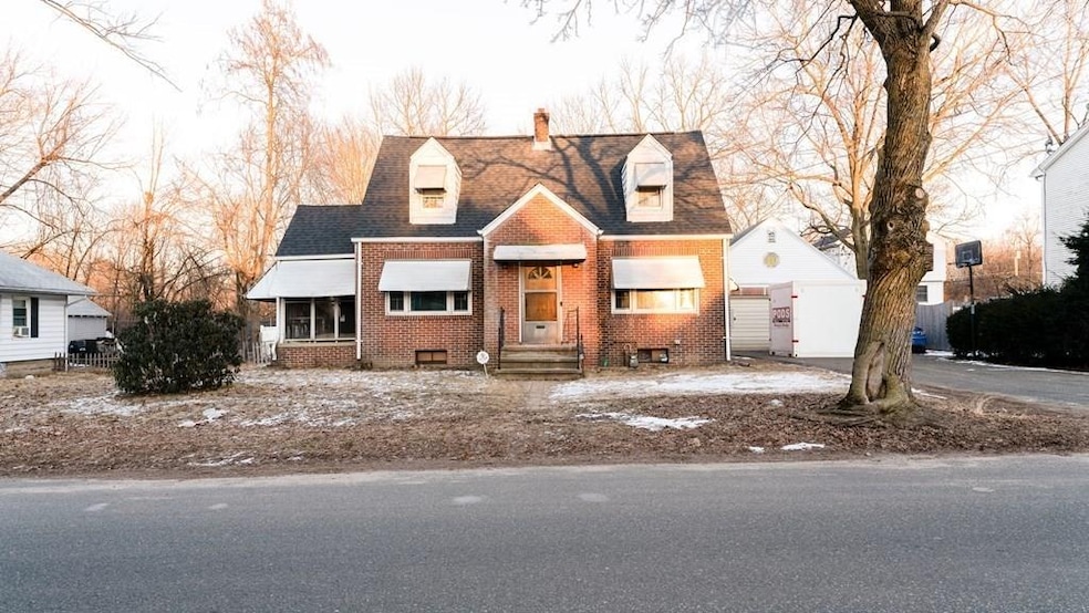 181 Laurelton St, Springfield, MA 01109 - photo 1