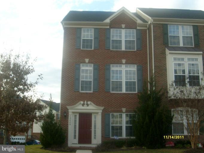 16420 Steerage Cir, Woodbridge, VA 22191 - photo 1