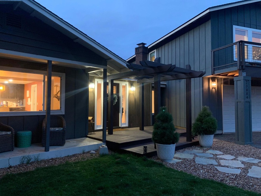 23084 Mcgrath Rd, Bend, OR 97701 - photo 1