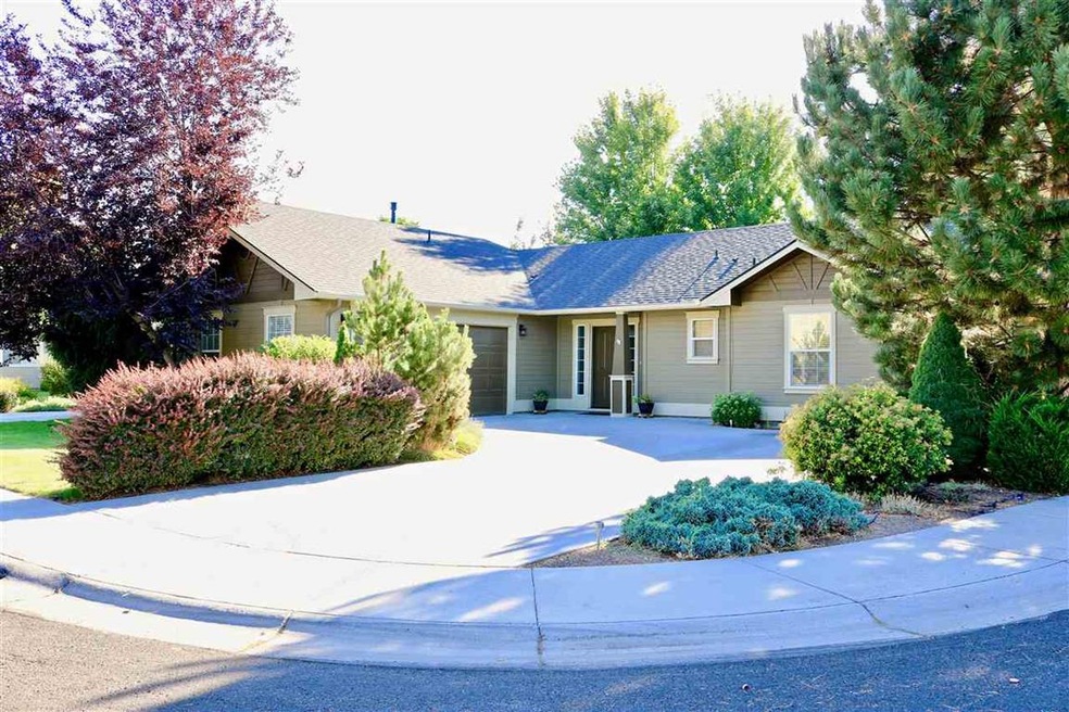 733 N Caracaras Place, Eagle, ID 83616 - photo 1