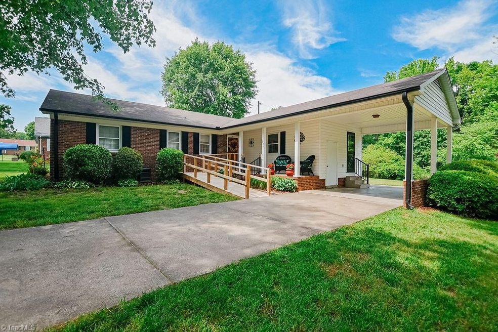 Welcome to 1623 Rollingwood Rd