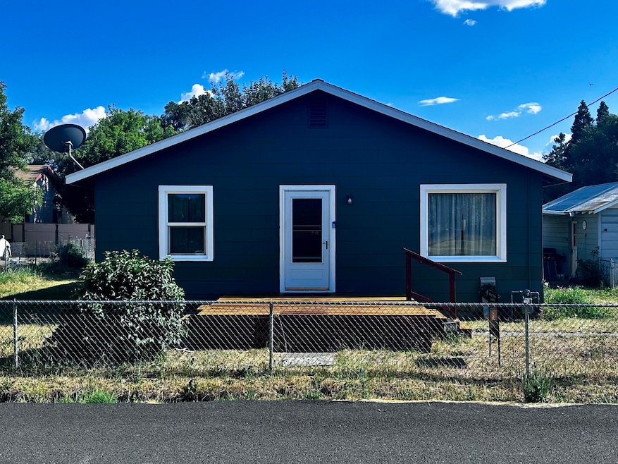 3630 Onyx Ave, Klamath Falls, OR 97603 - photo 1