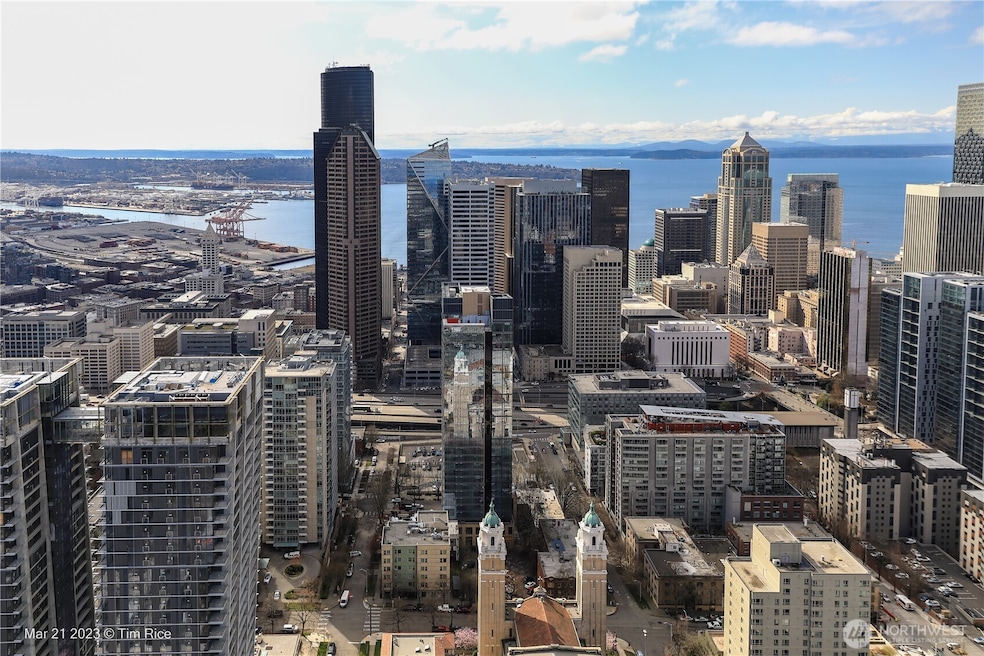 The Graystone unit 1208, Seattle, WA 98104 - photo 1