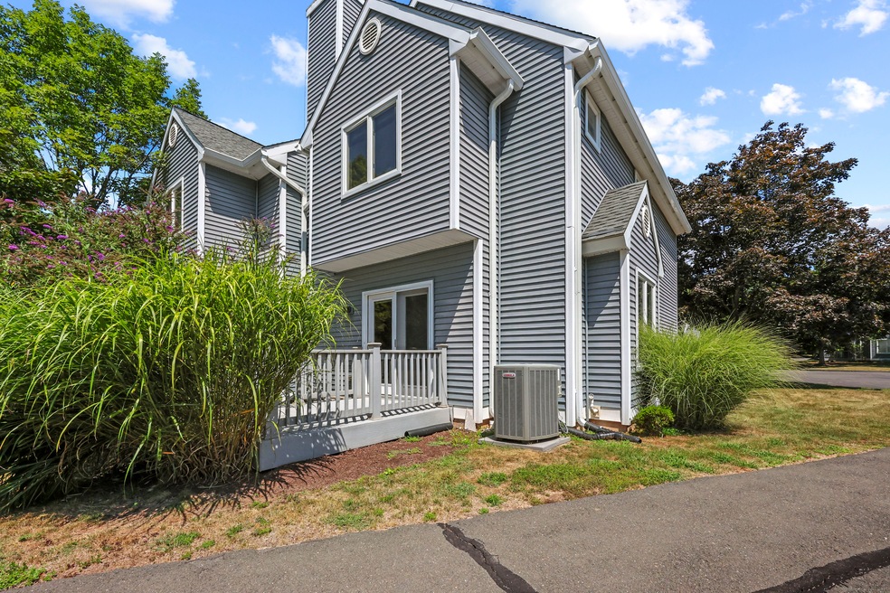 44 Rosemary Ln unit 44, Newington, CT 06111 - photo 1