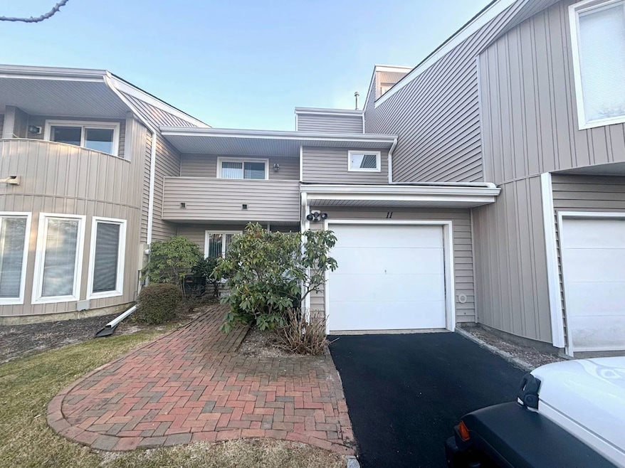 11 Kristin Ln, Hauppauge, NY 11788 - photo 1