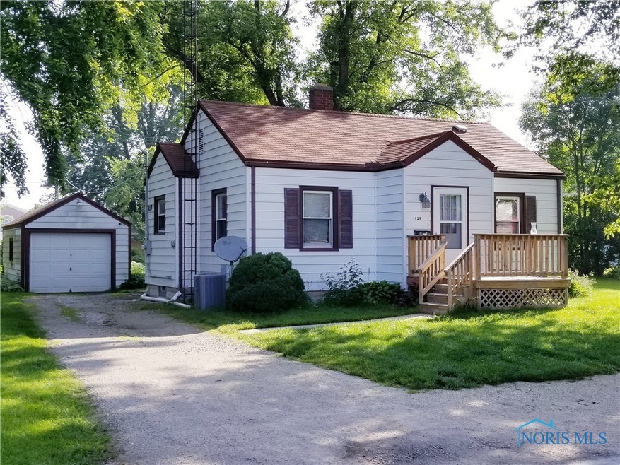 828 W College Ave, Woodville, OH 43469 - photo 1