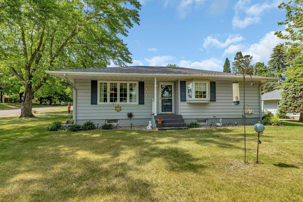 401 4th St N, Sauk Rapids, MN 56379 - photo 1
