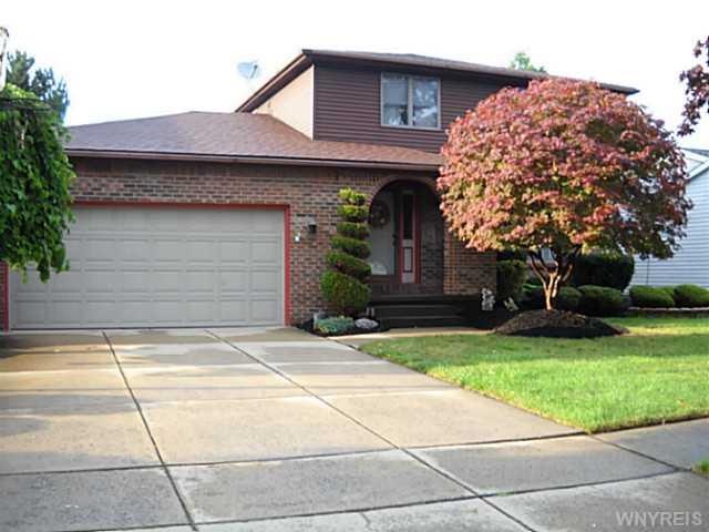 1058 Remington Dr, North Tonawanda, NY 14120 - photo 1