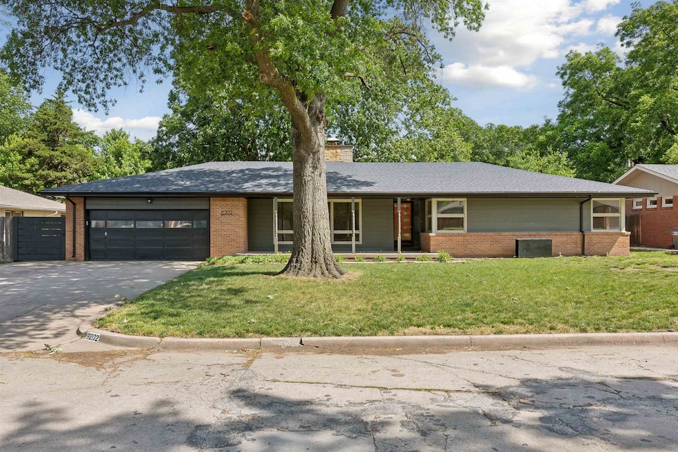 Welcome to 6202 E. Jacqueline