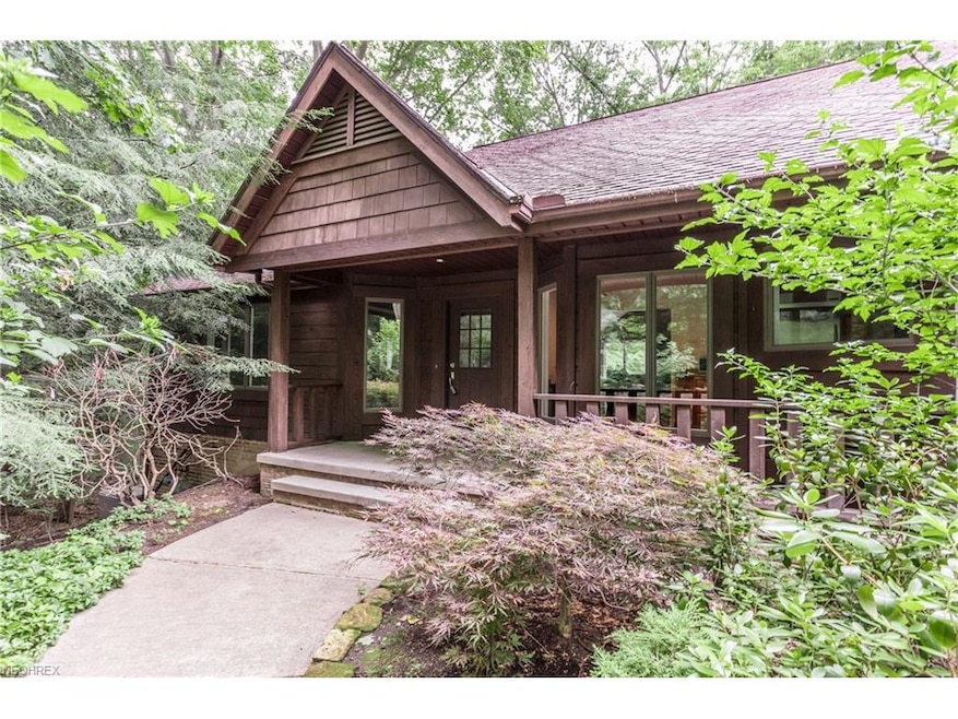 Welcome to 2980 Hemlock Drive in Willoughby!