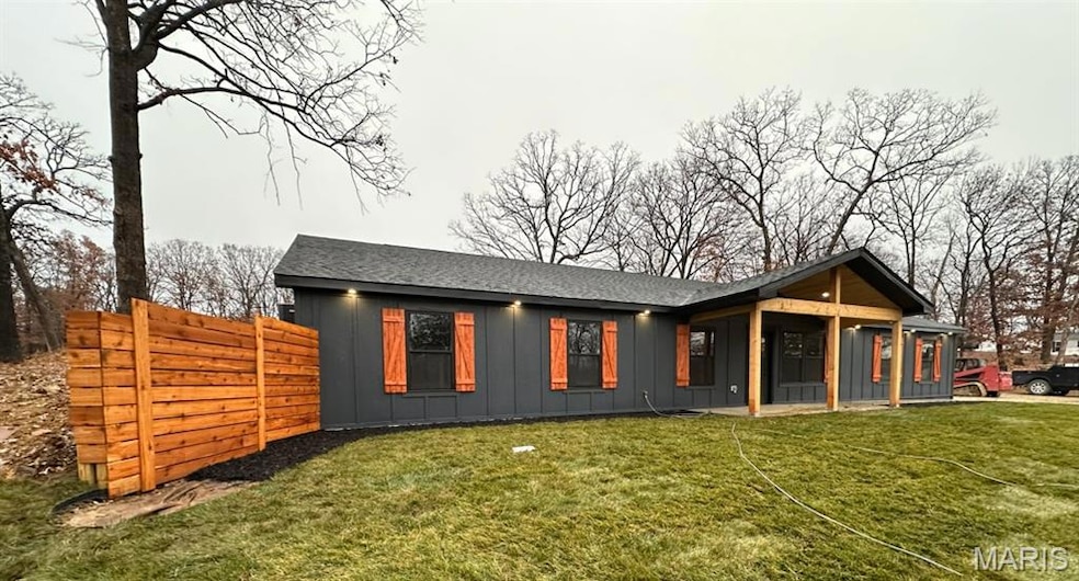131 Great Oaks Dr, Wright City, MO 63390 - photo 1