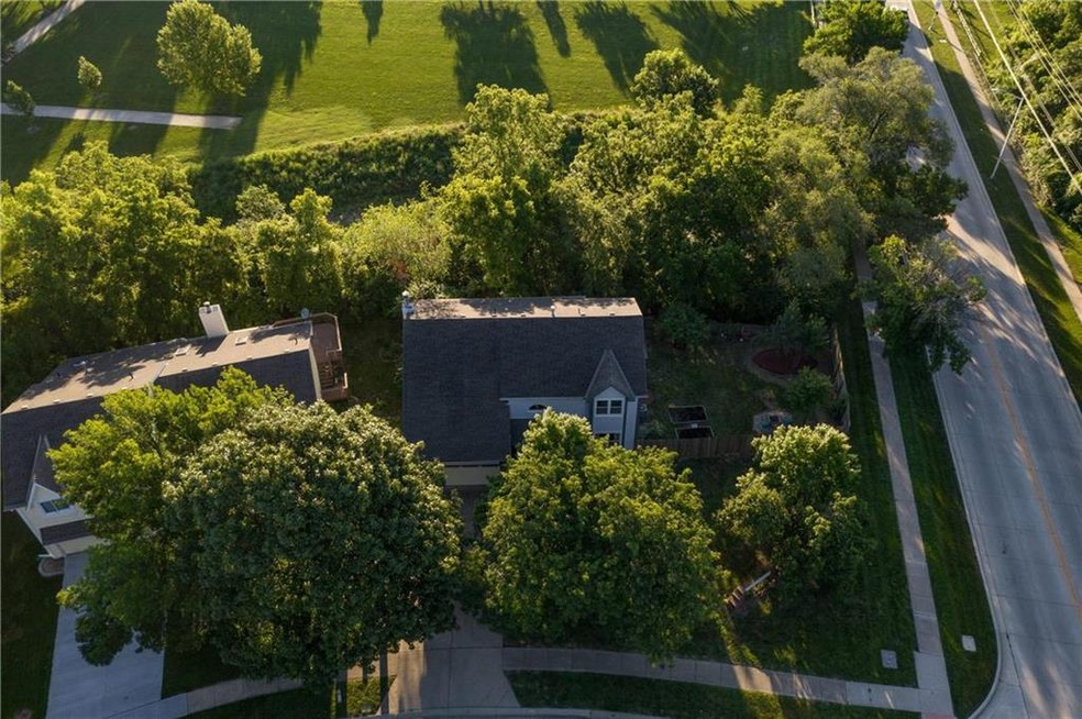 7845 Mullen Rd, Shawnee, KS 66216 - photo 1