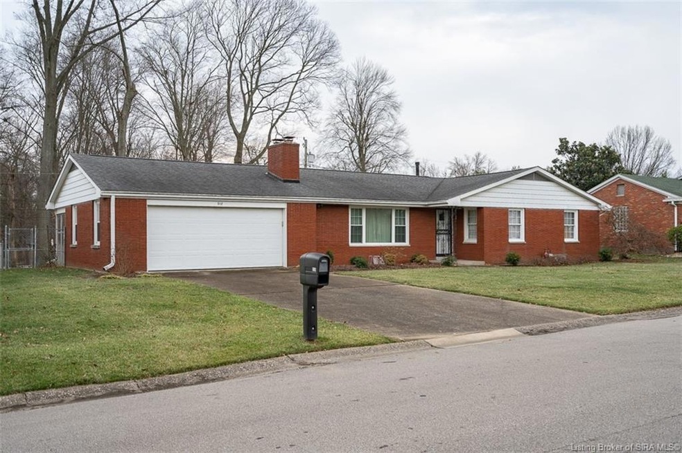 918 Brookwood Dr, New Albany, IN 47150 - photo 1