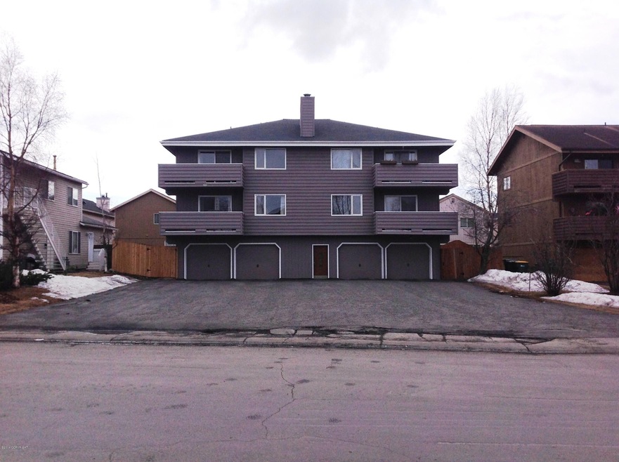 Front Exterior 4-plex w/6 Car Gar