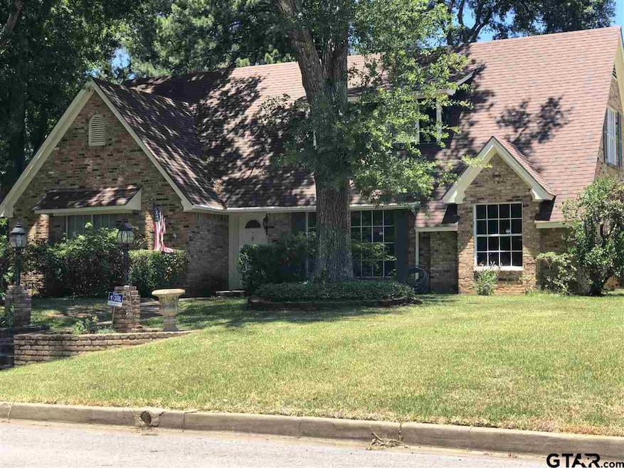 403 403 Beechwood Dr, Tyler, TX 75701 - photo 1