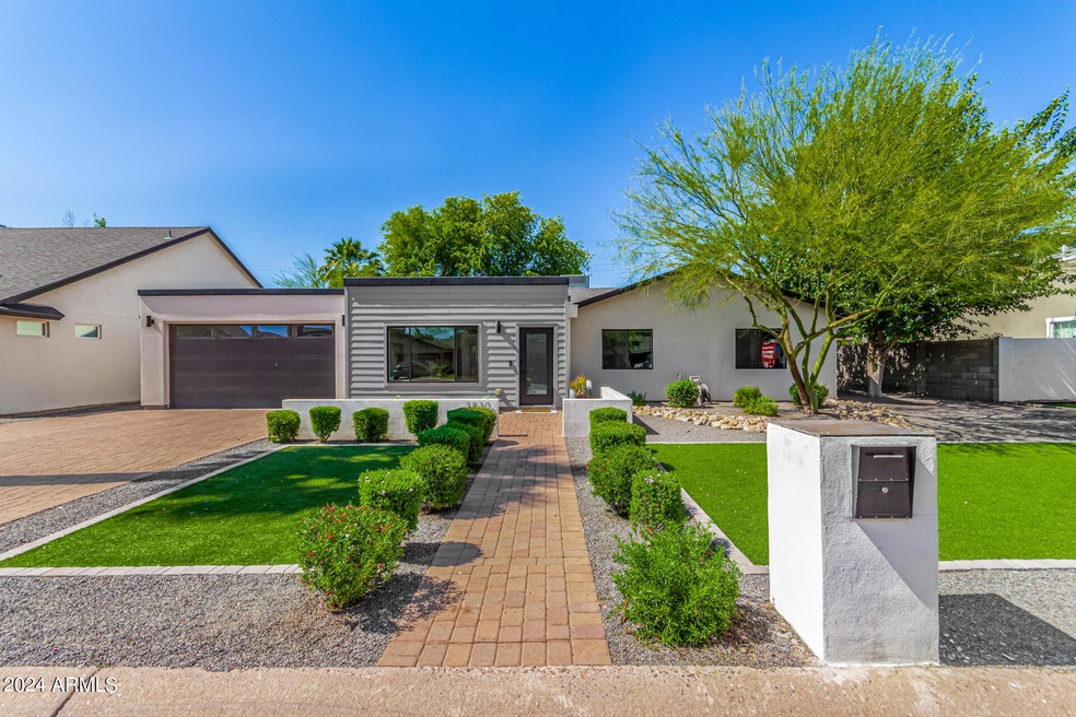 3830 E Devonshire Ave, Phoenix, AZ 85018 - photo 1