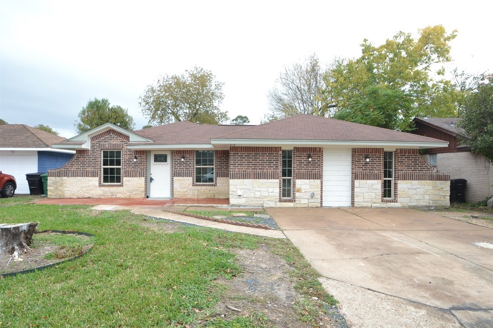 6319 Maple Hill Dr, Houston, TX 77088 - photo 1