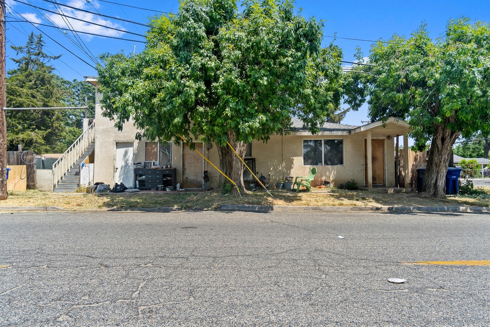 398 East Oakland St.