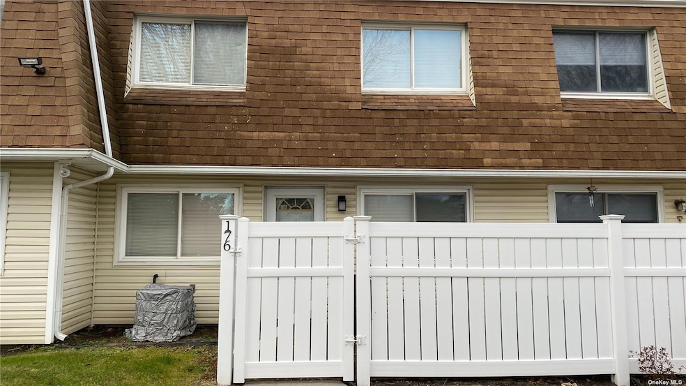 176 Storm Dr, Holtsville, NY 11742 - photo 1