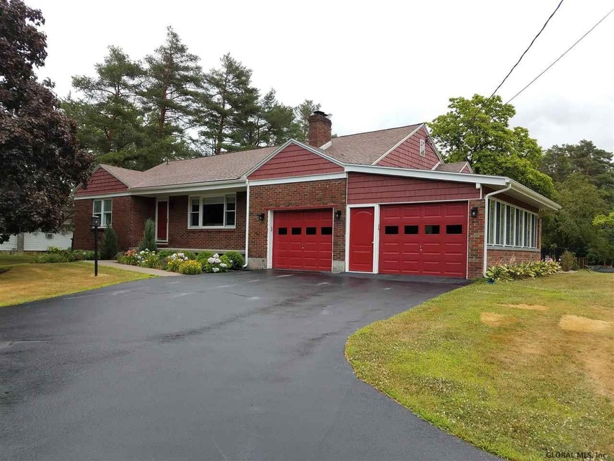 92 Spring Rd, Schenectady, NY 12302 - photo 1