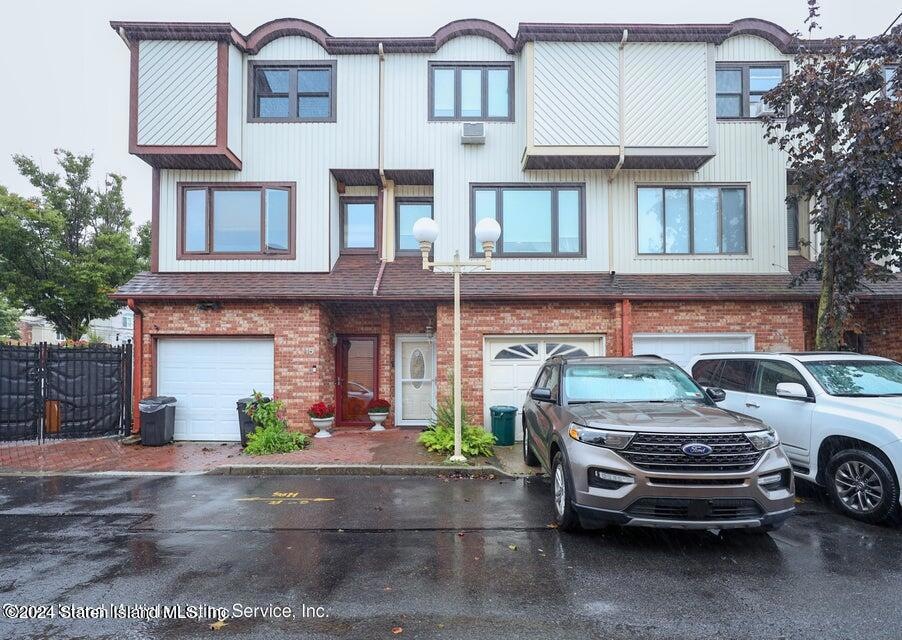 17 Mercury Ln, Staten Island, NY 10314 - photo 1