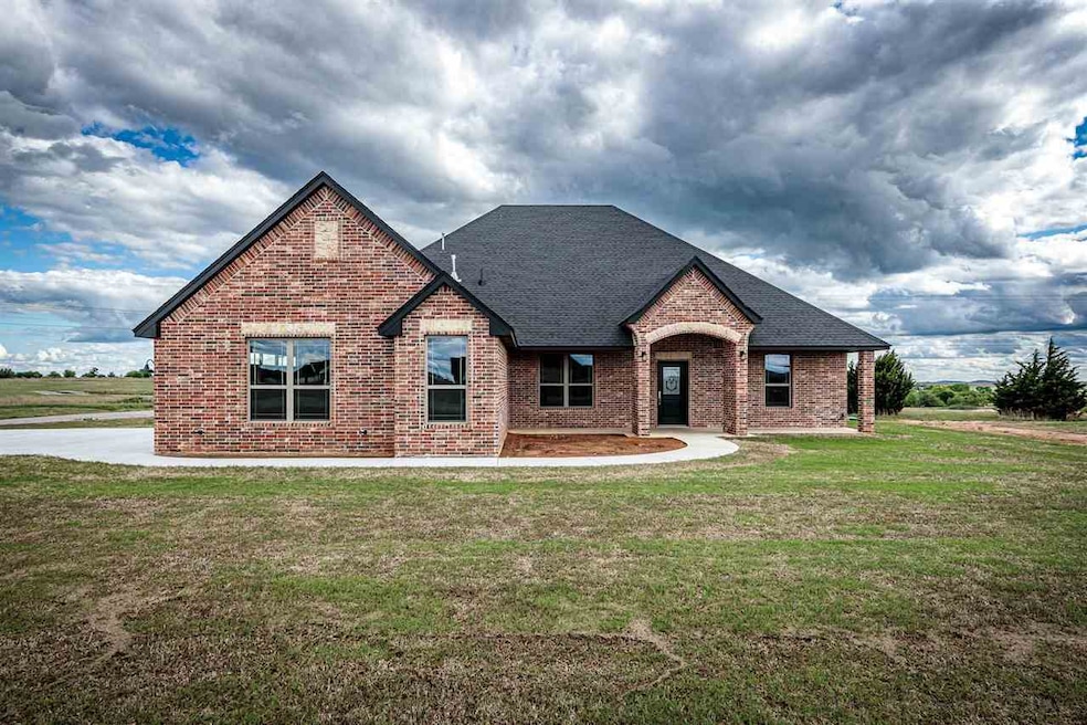 4179 Peak Ln, Elgin, OK 73538 - photo 1