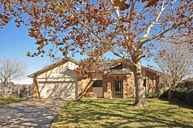 10 Columbella St, Bay City, TX 77414 - photo 1