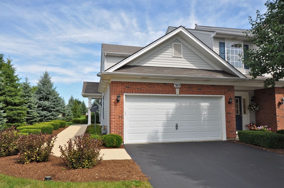 Terrific, End Unit, 1st Floor Ranch Townhome Boast
